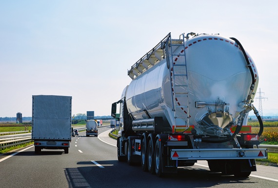 Jak zaplanować logistykę dostaw asfaltów HiMA